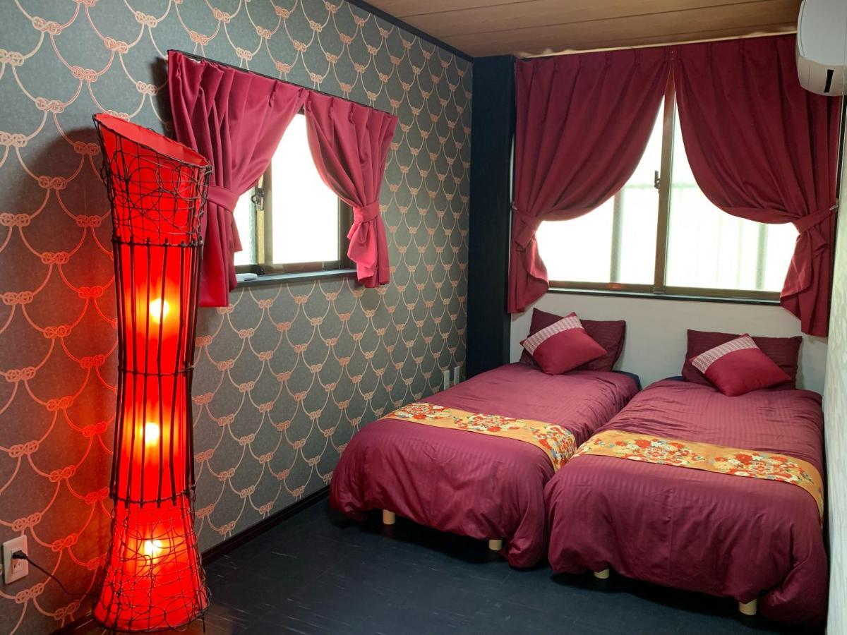 Maximum Of 21 People Can Be Rented In One Building 3 Minutes Walk To Tomari Port 10 Minutes Drive To The Airport No Parking Lot 30 Seconds Walk From Paid Parking Lot Warayunso Port City May Naha Exteriér fotografie