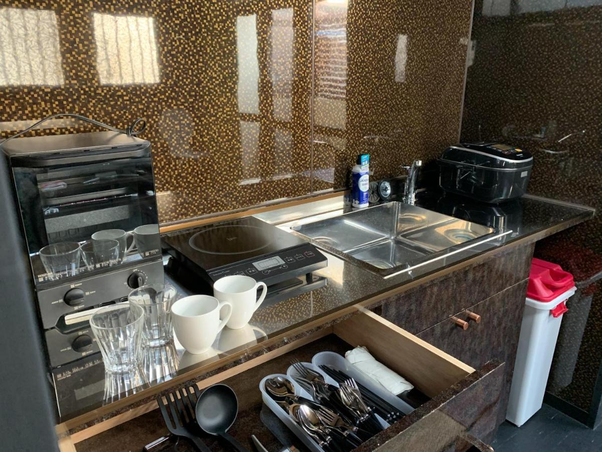 Maximum Of 21 People Can Be Rented In One Building 3 Minutes Walk To Tomari Port 10 Minutes Drive To The Airport No Parking Lot 30 Seconds Walk From Paid Parking Lot Warayunso Port City May Naha Exteriér fotografie